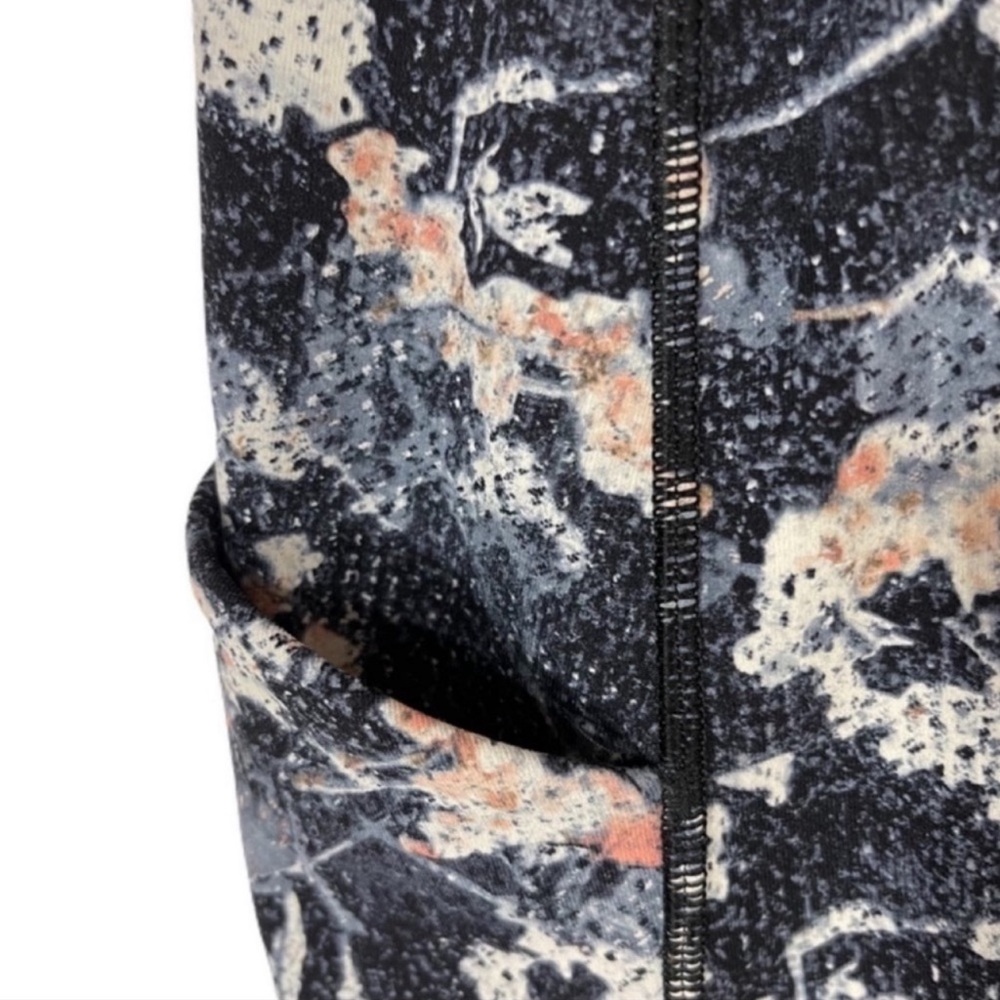 Lululemon Spring Bloom Speed Up Crop 4 Multi Black - Picture 3 of 6